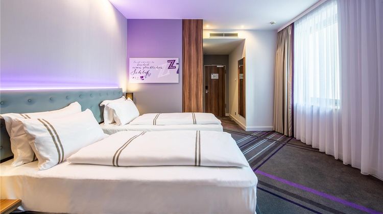 Premier Inn Frankfurt City Centre Room