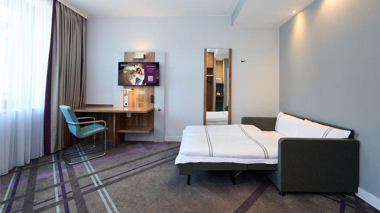 Premier Inn Frankfurt City Centre Room