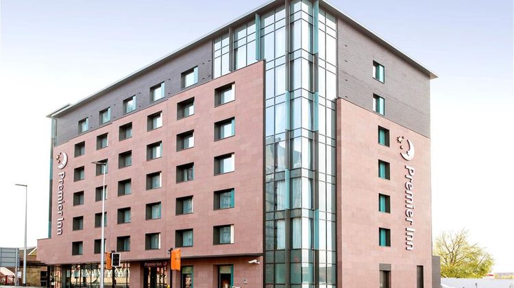 Premier Inn Manchester Salford Central Exterior