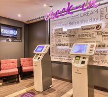 Premier Inn City Center–Waverley Lobby