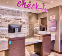 Premier Inn Dublin - Temple Bar Lobby