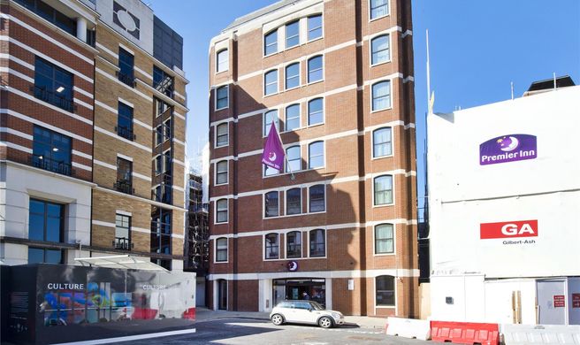 Premier Inn London Farringdon/Smithfield Exterior
