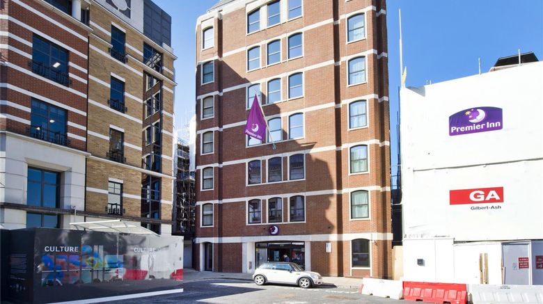 <b>Premier Inn London Farringdon/Smithfield Exterior</b>. Images powered by <a href="https://iceportal.shijigroup.com/" title="IcePortal" target="_blank">IcePortal</a>.