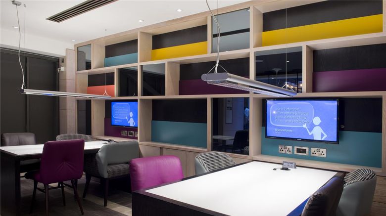 <b>Premier Inn London King's Cross Restaurant</b>. Images powered by <a href="https://iceportal.shijigroup.com/" title="IcePortal" target="_blank">IcePortal</a>.