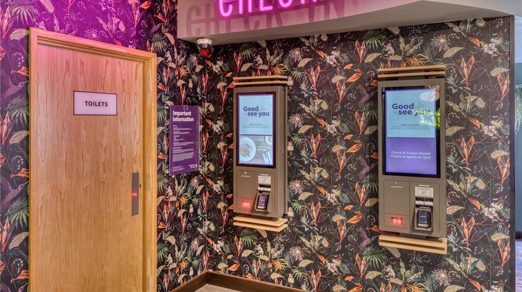 Premier Inn Durham City Centre Lobby