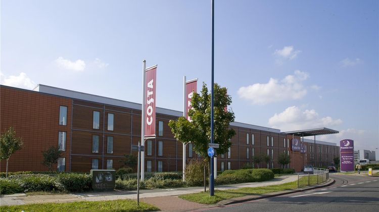 Premier Inn London Heathrow A. (Bath Rd) Exterior