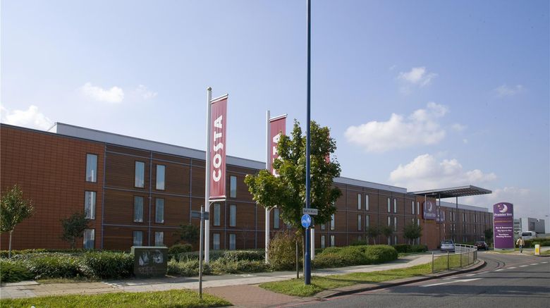 <b>Premier Inn London Heathrow A. (Bath Rd) Exterior</b>. Images powered by <a href="https://iceportal.shijigroup.com/" title="IcePortal" target="_blank">IcePortal</a>.