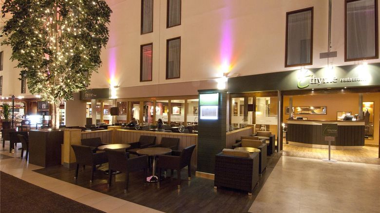 <b>Premier Inn London Heathrow A. (Bath Rd) Lobby</b>. Images powered by <a href="https://iceportal.shijigroup.com/" title="IcePortal" target="_blank">IcePortal</a>.