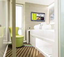 hub by Premier Inn London City Bank Room