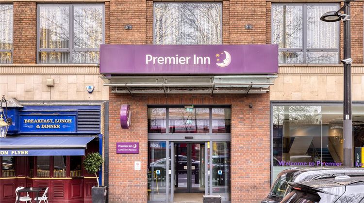 Premier Inn London St Pancras Hotel Exterior