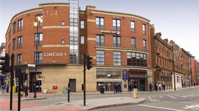 <b>Premier Inn Manchester C C (Portland St) Exterior</b>. Images powered by <a href="https://iceportal.shijigroup.com/" title="IcePortal" target="_blank">IcePortal</a>.