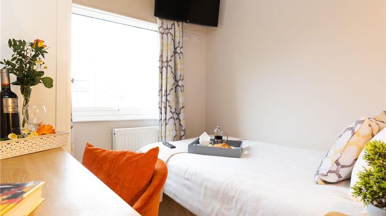 <b>The Clarence Gardens Hotel, BW Signature Room</b>. Images powered by <a href="https://iceportal.shijigroup.com/" title="IcePortal" target="_blank">IcePortal</a>.
