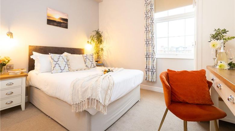 <b>The Clarence Gardens Hotel, BW Signature Room</b>. Images powered by <a href="https://iceportal.shijigroup.com/" title="IcePortal" target="_blank">IcePortal</a>.