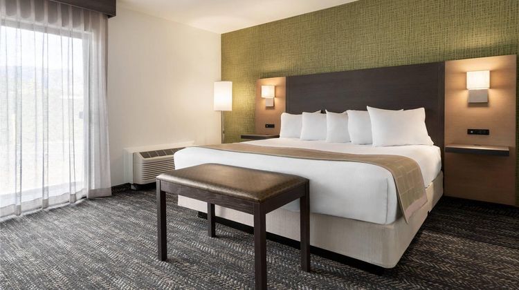 Days Inn & Suites by Wyndham East Flagst Room