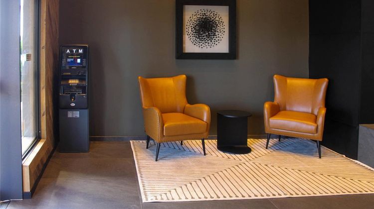 Days Inn & Suites by Wyndham East Flagst Lobby