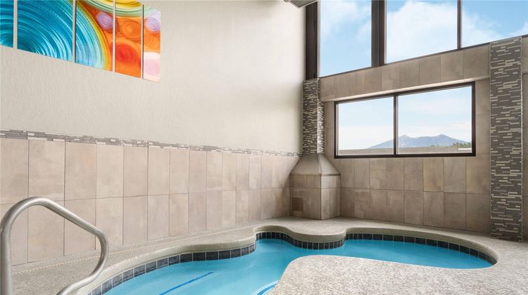 Days Inn & Suites by Wyndham East Flagst Pool