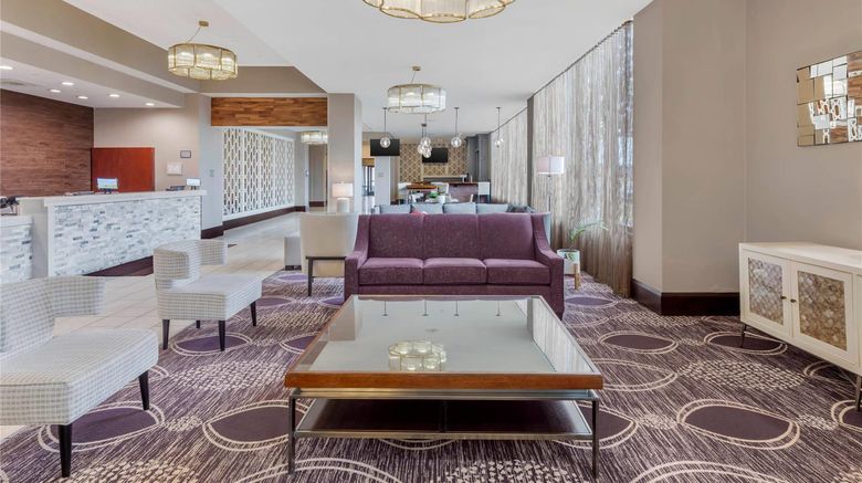 <b>Comfort Inn Brooklyn Center Lobby</b>. Images powered by <a href="https://iceportal.shijigroup.com/" title="IcePortal" target="_blank">IcePortal</a>.