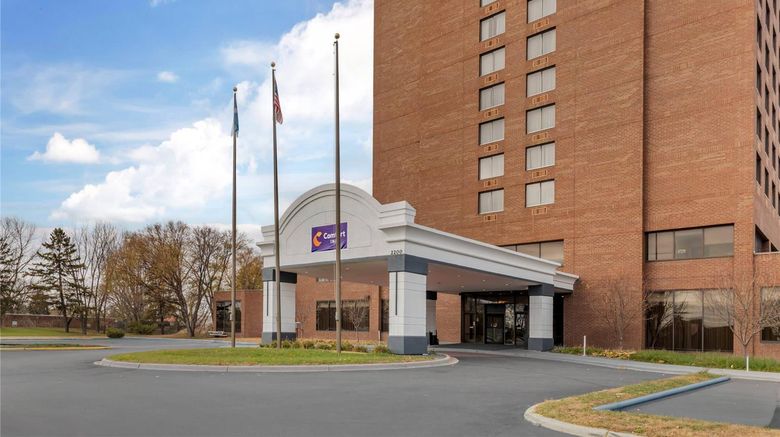 <b>Comfort Inn Brooklyn Center Exterior</b>. Images powered by <a href="https://iceportal.shijigroup.com/" title="IcePortal" target="_blank">IcePortal</a>.