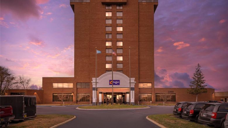 <b>Comfort Inn Brooklyn Center Exterior</b>. Images powered by <a href="https://iceportal.shijigroup.com/" title="IcePortal" target="_blank">IcePortal</a>.