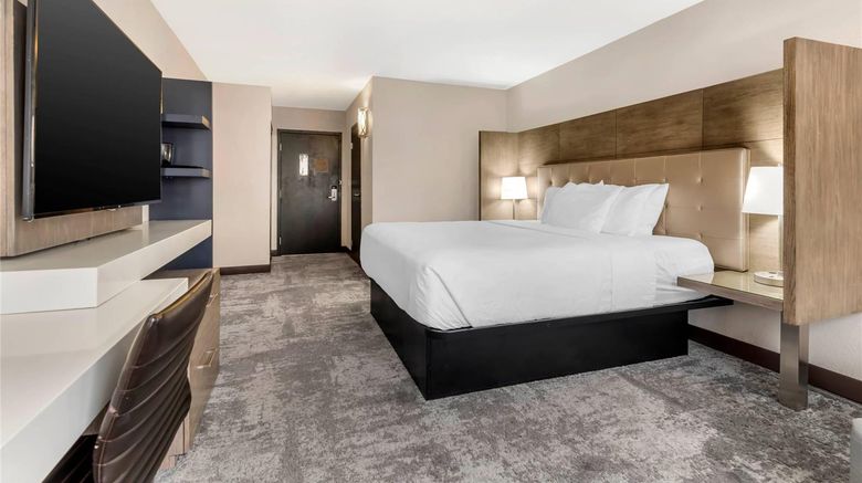 <b>Comfort Inn Brooklyn Center Room</b>. Images powered by <a href="https://iceportal.shijigroup.com/" title="IcePortal" target="_blank">IcePortal</a>.
