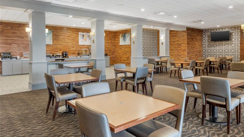 <b>Comfort Inn Brooklyn Center Restaurant</b>. Images powered by <a href="https://iceportal.shijigroup.com/" title="IcePortal" target="_blank">IcePortal</a>.