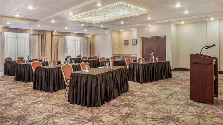 Ramada by Wyndham St. Paul AB Meeting