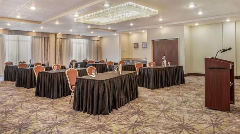 <b>Ramada by Wyndham St. Paul AB Meeting</b>. Images powered by <a href="https://iceportal.shijigroup.com/" title="IcePortal" target="_blank">IcePortal</a>.