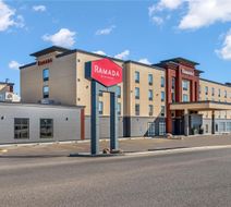 Ramada by Wyndham St. Paul AB Exterior