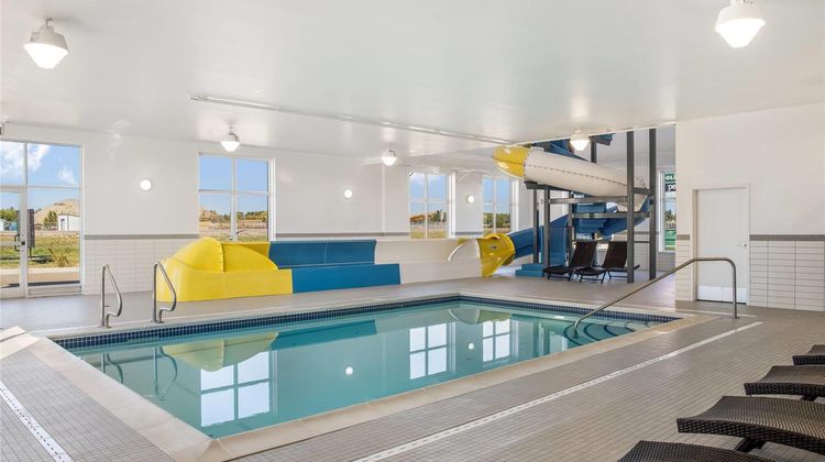 Ramada by Wyndham St. Paul AB Pool