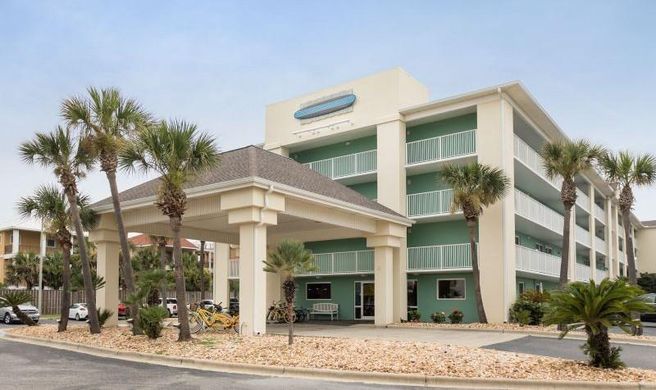 Surf and Sand Hotel Exterior