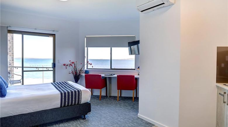 <b>Limani Motel Port Lincoln Room</b>. Images powered by <a href="https://iceportal.shijigroup.com/" title="IcePortal" target="_blank">IcePortal</a>.