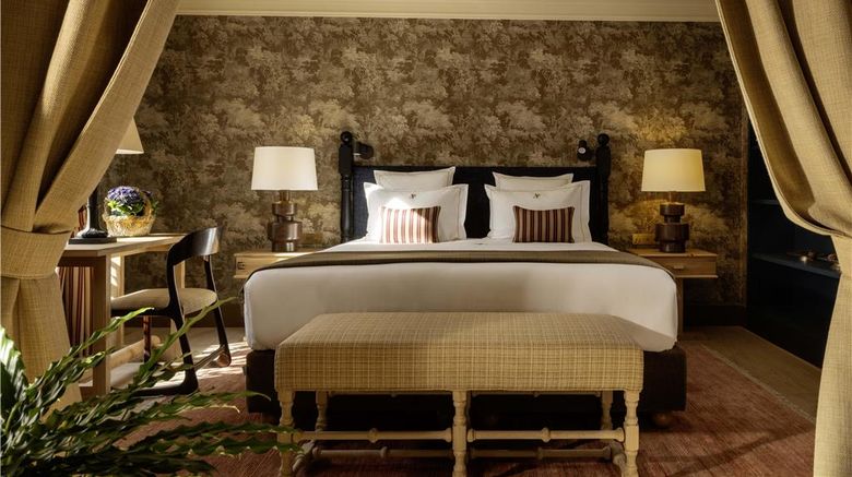 <b>Prince de Conde Suite</b>. Images powered by <a href="https://iceportal.shijigroup.com/" title="IcePortal" target="_blank">IcePortal</a>.