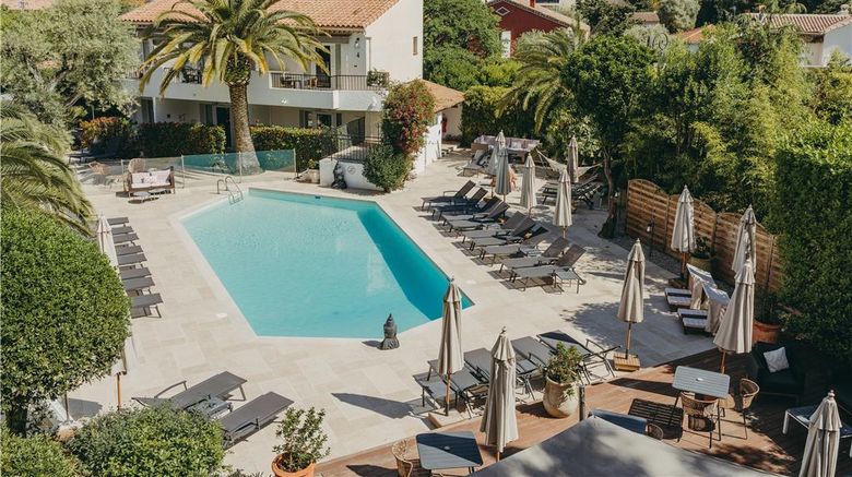 <b>La Villa Cap d'Antibes Pool</b>. Images powered by <a href="https://iceportal.shijigroup.com/" title="IcePortal" target="_blank">IcePortal</a>.