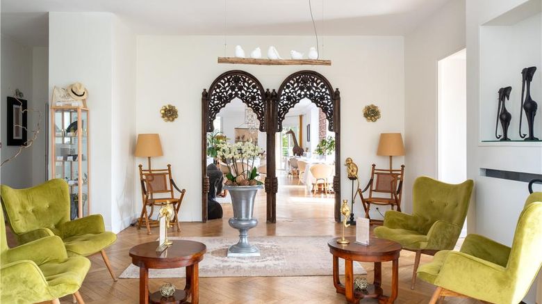 <b>La Villa Cap d'Antibes Lobby</b>. Images powered by <a href="https://iceportal.shijigroup.com/" title="IcePortal" target="_blank">IcePortal</a>.