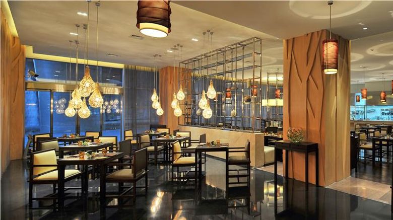<b>Jumeirah Himalayas Hotel Shanghai Restaurant</b>. Images powered by <a href="https://iceportal.shijigroup.com/" title="IcePortal" target="_blank">IcePortal</a>.