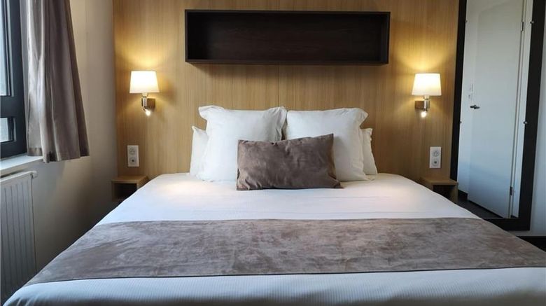 <b>Hotel de Bonlieu Room</b>. Images powered by <a href="https://iceportal.shijigroup.com/" title="IcePortal" target="_blank">IcePortal</a>.