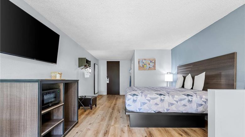 <b>Econo Lodge Montgomery South I-65 Room</b>. Images powered by <a href="https://iceportal.shijigroup.com/" title="IcePortal" target="_blank">IcePortal</a>.
