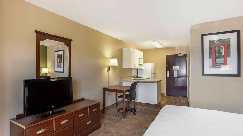 <b>Suburban Studios Exton Room</b>. Images powered by <a href="https://iceportal.shijigroup.com/" title="IcePortal" target="_blank">IcePortal</a>.