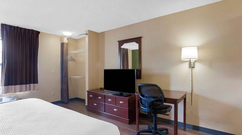 <b>Suburban Studios Exton Room</b>. Images powered by <a href="https://iceportal.shijigroup.com/" title="IcePortal" target="_blank">IcePortal</a>.