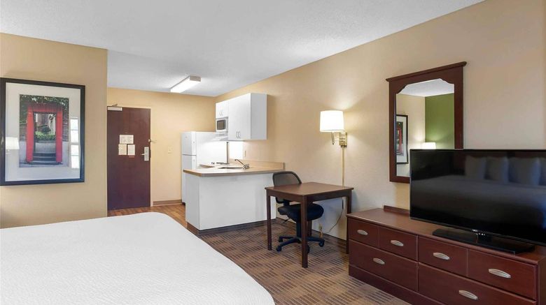 <b>Suburban Studios Exton Room</b>. Images powered by <a href="https://iceportal.shijigroup.com/" title="IcePortal" target="_blank">IcePortal</a>.