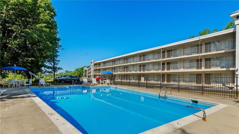 <b>Days Inn Lexington N Lee Highway Pool</b>. Images powered by <a href="https://iceportal.shijigroup.com/" title="IcePortal" target="_blank">IcePortal</a>.