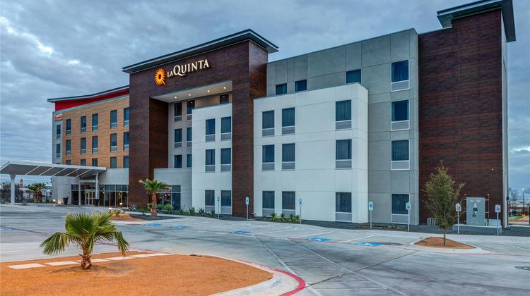 La Quinta Inn & Suites by Wyndham Eagle Exterior
