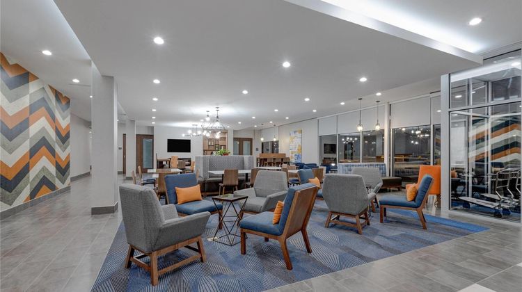 La Quinta Inn & Suites by Wyndham Eagle Lobby