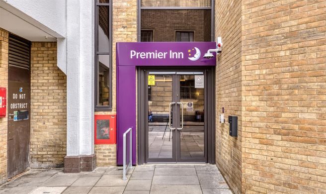 Premier Inn Cambridge City Centre Exterior