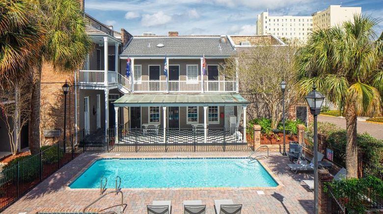 <b>Maison St Charles Pool</b>. Images powered by <a href="https://iceportal.shijigroup.com/" title="IcePortal" target="_blank">IcePortal</a>.