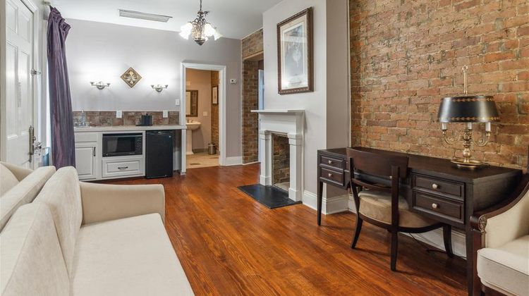 Maison St Charles Suite
