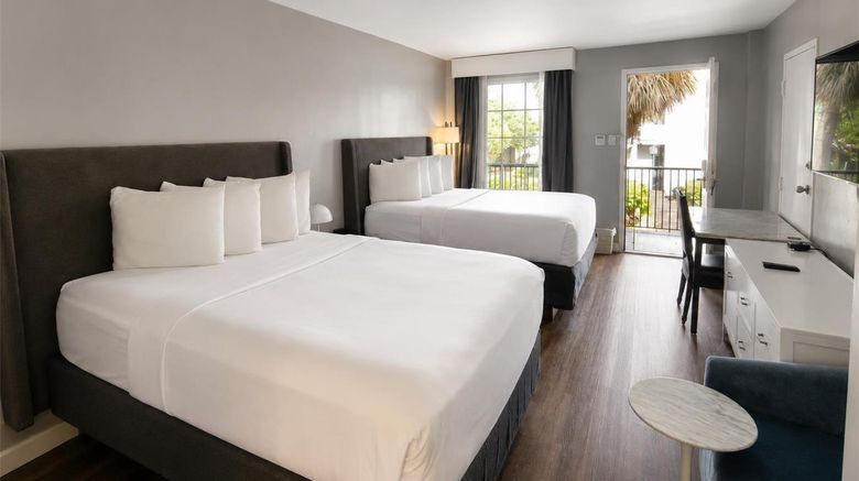 <b>Maison St Charles Room</b>. Images powered by <a href="https://iceportal.shijigroup.com/" title="IcePortal" target="_blank">IcePortal</a>.