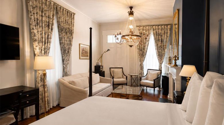 <b>Maison St Charles Suite</b>. Images powered by <a href="https://iceportal.shijigroup.com/" title="IcePortal" target="_blank">IcePortal</a>.