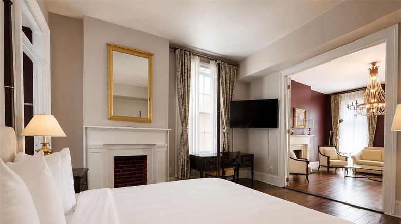 <b>Maison St Charles Suite</b>. Images powered by <a href="https://iceportal.shijigroup.com/" title="IcePortal" target="_blank">IcePortal</a>.