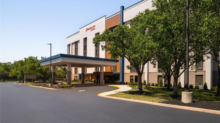 Hampton Inn Philadelphia Intl Airport Exterior